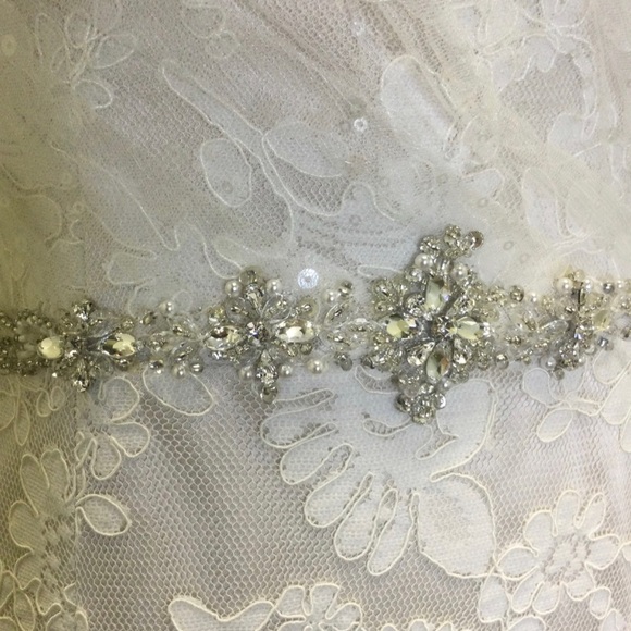 David Tutera For Mon Cheri, Size 8, Designer Wedding Gown On Sale ! - Picture 4 of 4